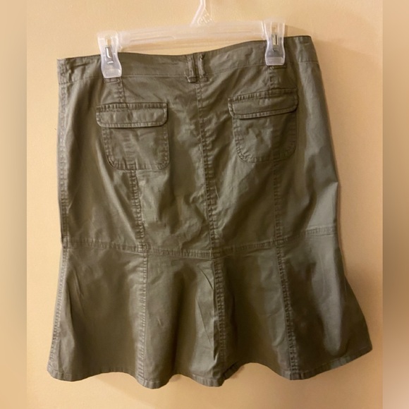 Nevada olive green midi skirt - size medium - Picture 3 of 5